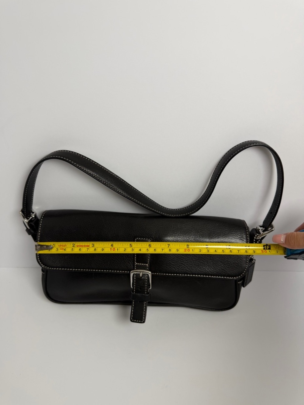 Coach Y2K Hampton East West Black Leather Shoulder Bag - Picture 4 of 13
